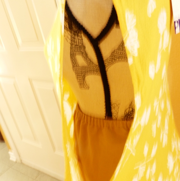 NWT Silky Soft Yellow Sleeveless Top / Tunic - Picture 6 of 10